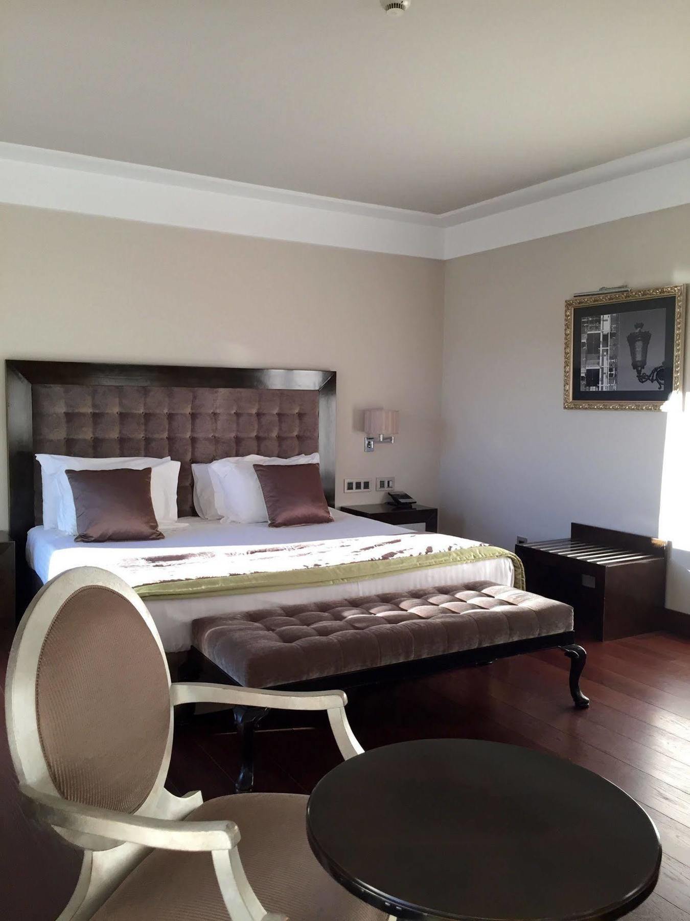 Dehesa Real Hotel Madrid Exterior photo